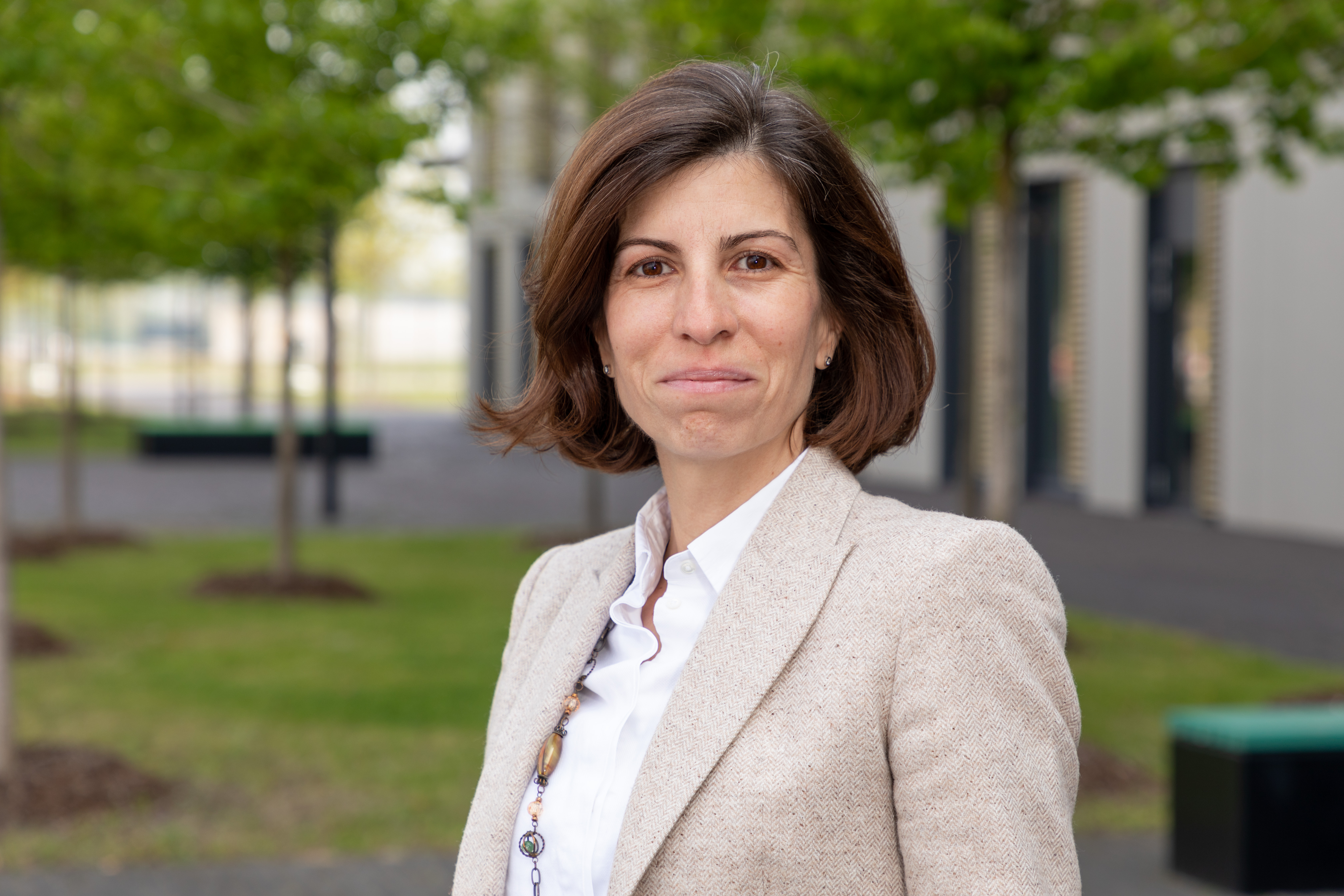 Dr. Asuncion BES IZUEL