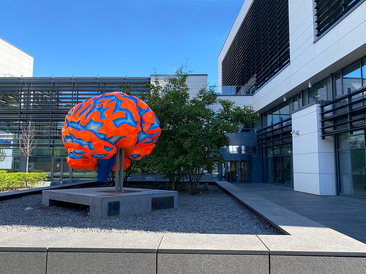 LCSB building, brain sculpture